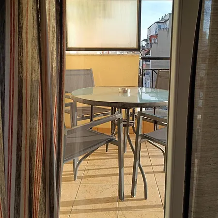 Apartamento Kalvou Flat2 *